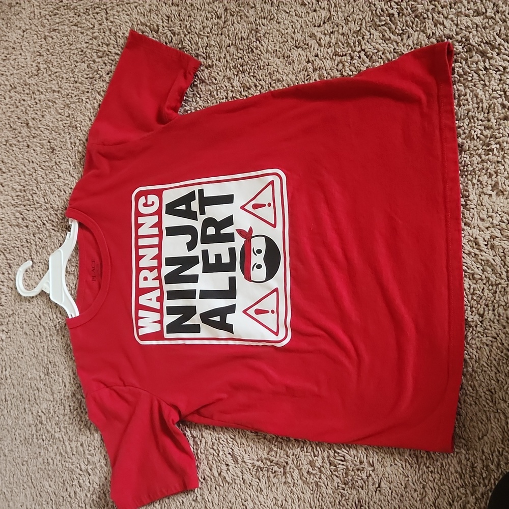 Place Graphic Tee Red short sleeves Ninja alert Size XL